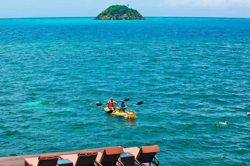 Kayak to Crab Caye...